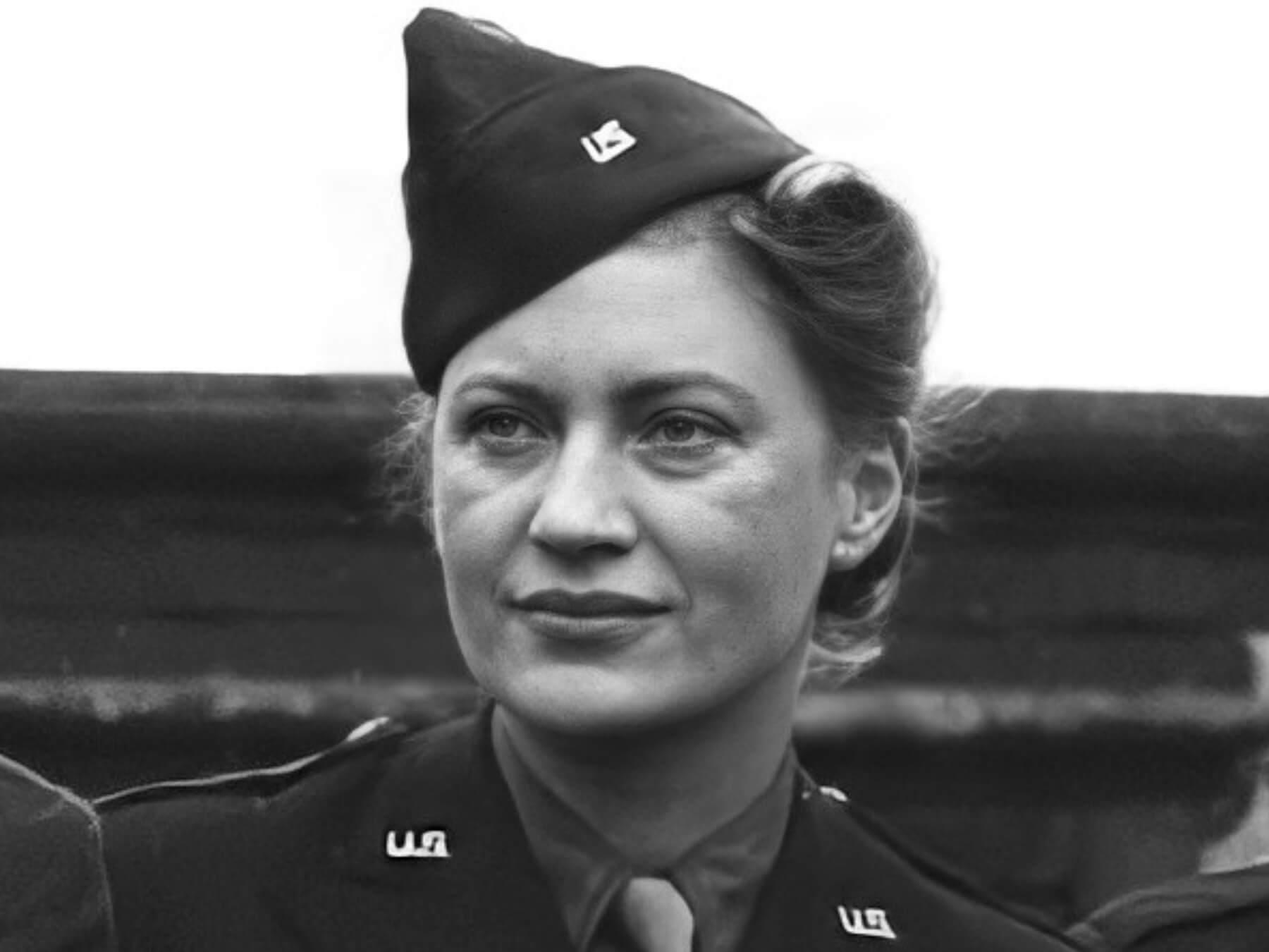 Lee Miller female war photographer photographed in black and white.